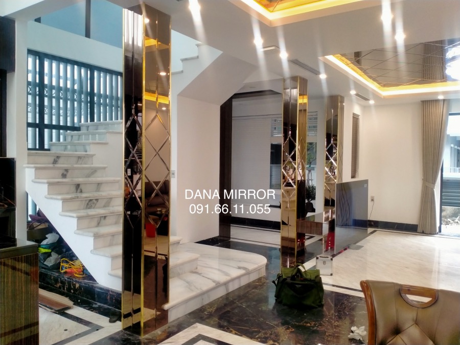 Gương dán cột nhà trang trí tại Đà Nẵng